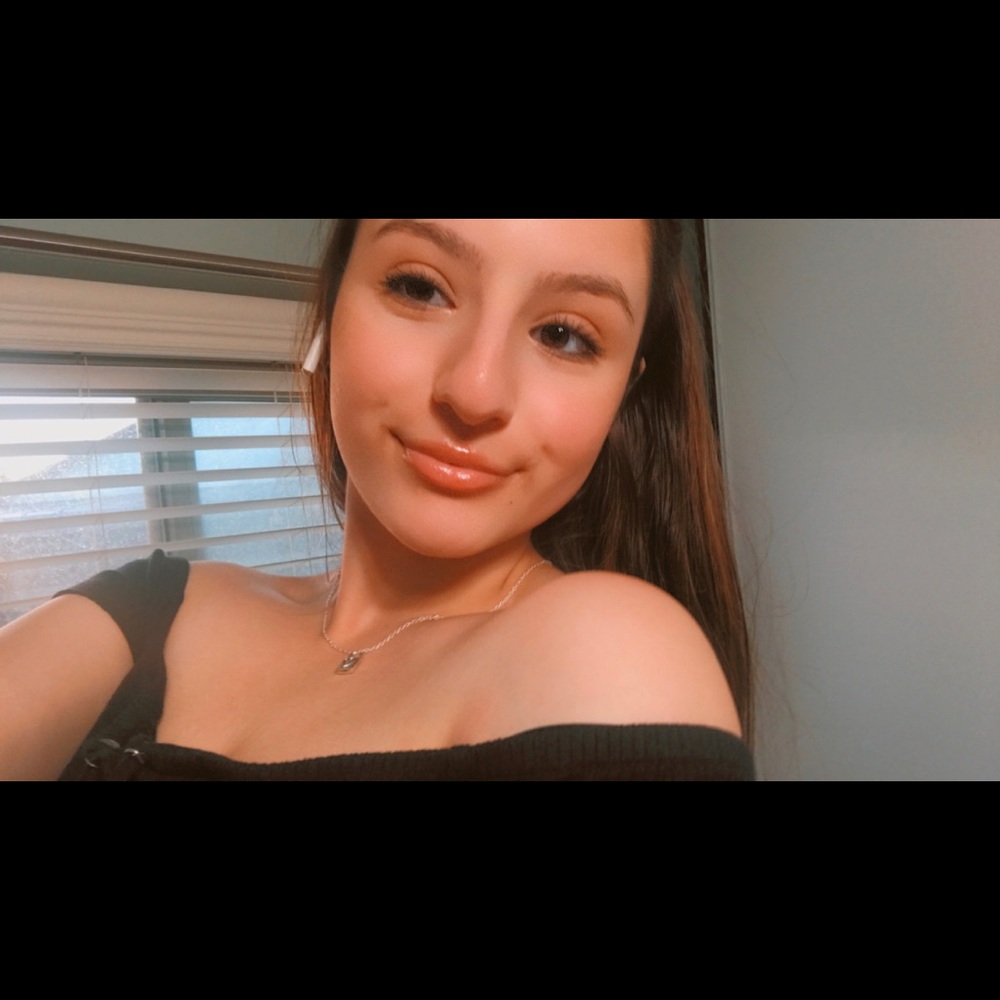 Meet your Posher, Danita